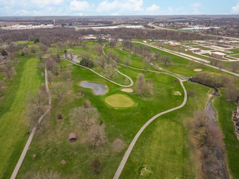 Tiny photo for 606 Carol Court #B-2, Pontiac, IL 61764 (MLS # 12604095)