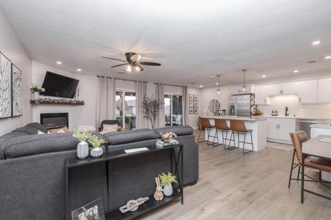 Tiny photo for 606 Carol Court #B-2, Pontiac, IL 61764 (MLS # 12604095)