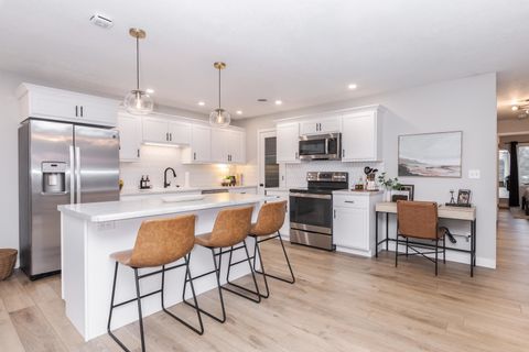 Tiny photo for 606 Carol Court #B-2, Pontiac, IL 61764 (MLS # 12604095)