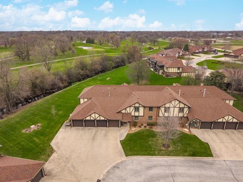 Tiny photo for 606 Carol Court #B-2, Pontiac, IL 61764 (MLS # 12604095)