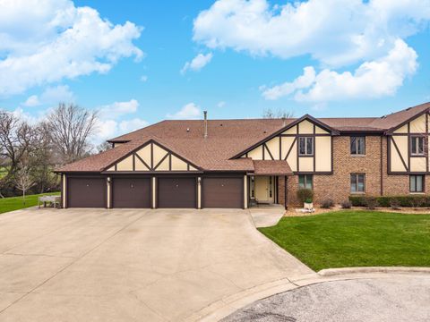 Tiny photo for 606 Carol Court #B-2, Pontiac, IL 61764 (MLS # 12604095)