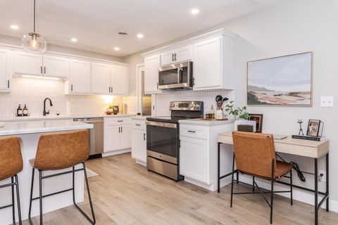 Tiny photo for 606 Carol Court #B-2, Pontiac, IL 61764 (MLS # 12604095)