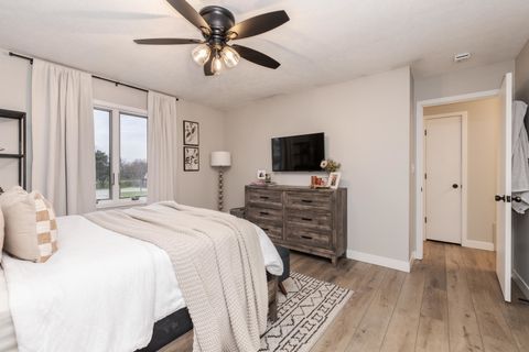 Tiny photo for 606 Carol Court #B-2, Pontiac, IL 61764 (MLS # 12604095)