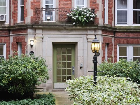 Photo of 1411 W FARWELL Avenue #E2, Chicago, IL 60626 (MLS # 12512143)