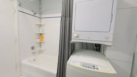 Tiny photo for 1411 W FARWELL Avenue #E2, Chicago, IL 60626 (MLS # 12512143)