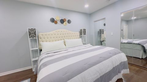 Tiny photo for 1411 W FARWELL Avenue #E2, Chicago, IL 60626 (MLS # 12512143)