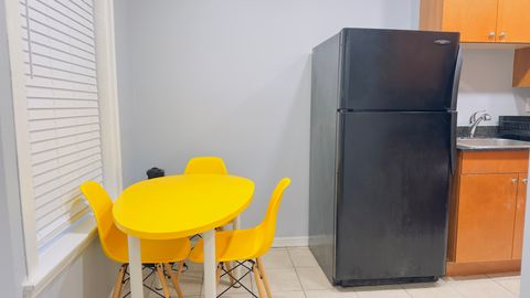 Tiny photo for 1411 W FARWELL Avenue #E2, Chicago, IL 60626 (MLS # 12512143)