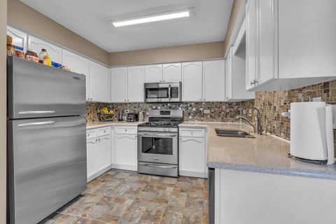 Tiny photo for 681 Legends Drive, Carol Stream, IL 60188 (MLS # 12490005)