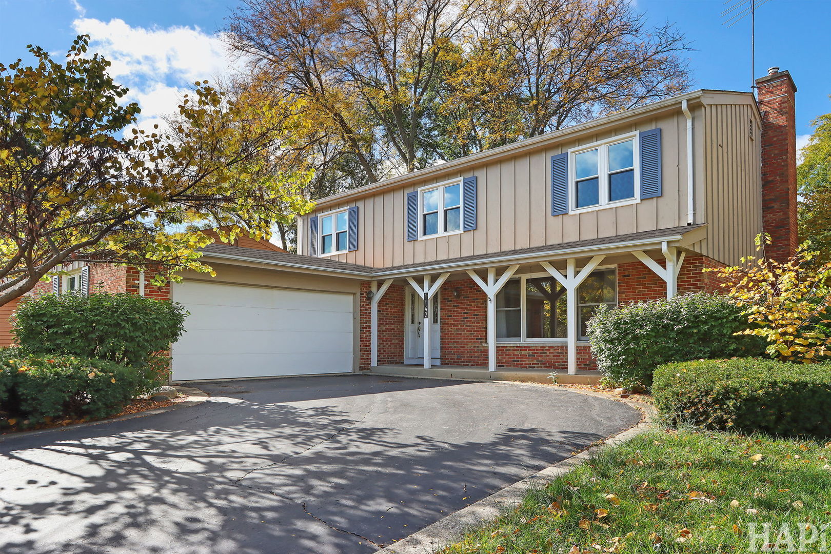 Glenview, Illinois 60025, United States, 4 Bedrooms Bedrooms, ,3 BathroomsBathrooms,Residential,Active,233575