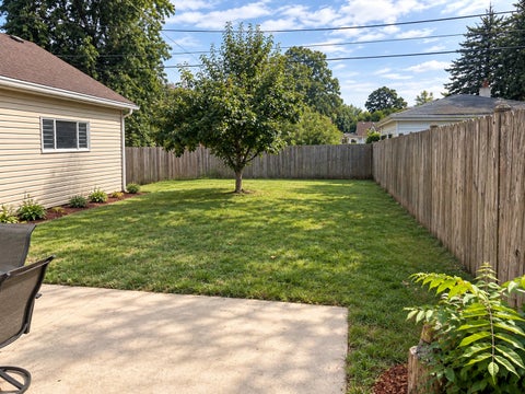 Tiny photo for 139 N Hemlock Avenue, Wood Dale, IL 60191 (MLS # 12749050)