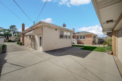 Tiny photo for 7106 W Devon Avenue, Chicago, IL 60631 (MLS # 12502281)