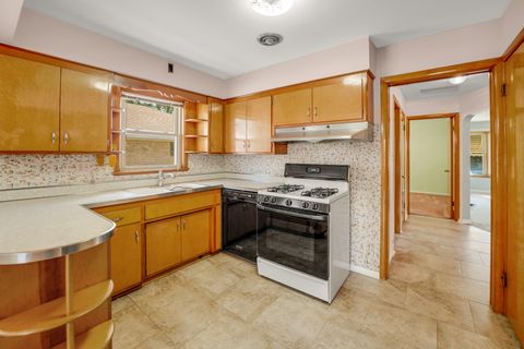 Tiny photo for 7106 W Devon Avenue, Chicago, IL 60631 (MLS # 12502281)