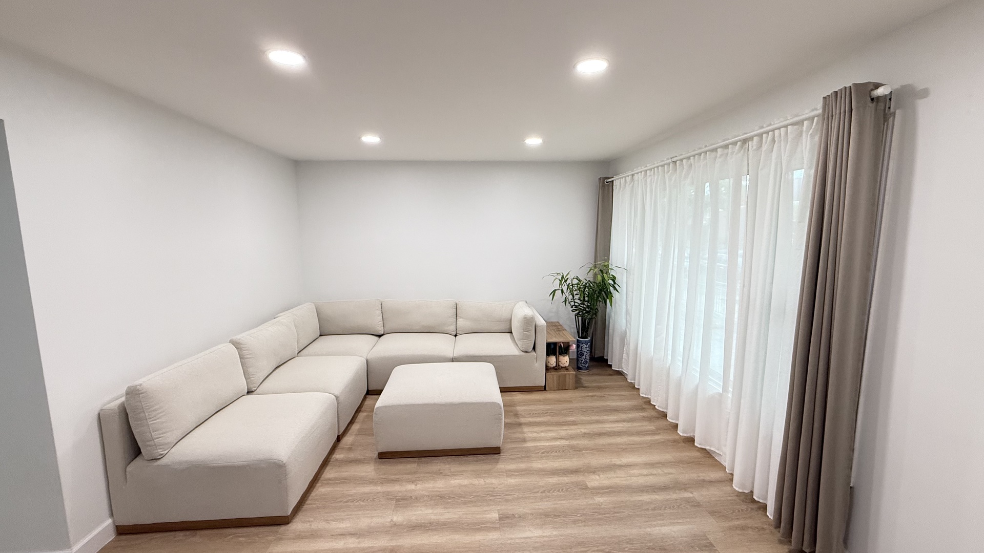 532 W 27th Street