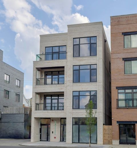 1615 W Irving Park Road 1S Chicago IL 60613