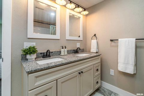 Tiny photo for 5157 Herrin Road, Carterville, IL 62918 (MLS # EB458064)