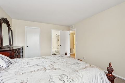 Tiny photo for 898 Wellington Avenue #202, Elk Grove Village, IL 60007 (MLS # 12517918)