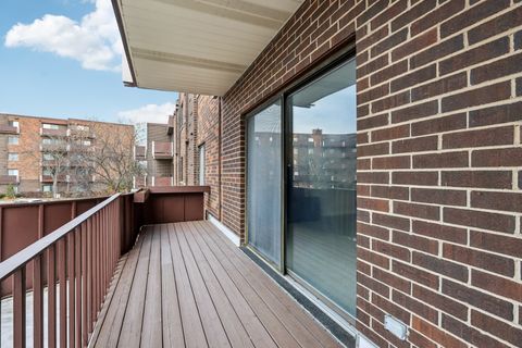 Tiny photo for 898 Wellington Avenue #202, Elk Grove Village, IL 60007 (MLS # 12517918)