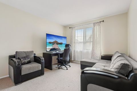 Tiny photo for 898 Wellington Avenue #202, Elk Grove Village, IL 60007 (MLS # 12517918)