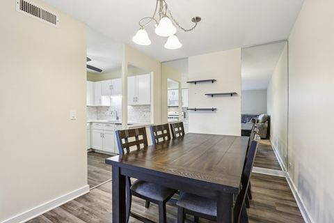 Tiny photo for 898 Wellington Avenue #202, Elk Grove Village, IL 60007 (MLS # 12517918)