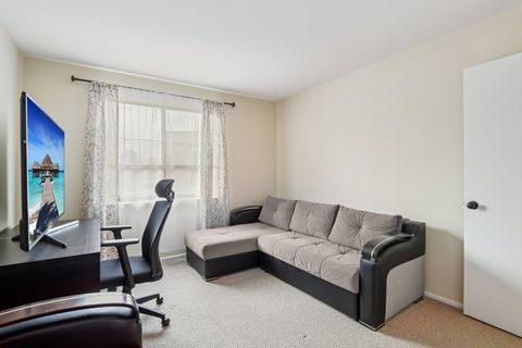 Tiny photo for 898 Wellington Avenue #202, Elk Grove Village, IL 60007 (MLS # 12517918)