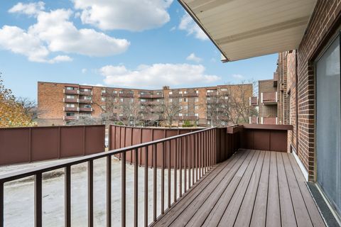 Tiny photo for 898 Wellington Avenue #202, Elk Grove Village, IL 60007 (MLS # 12517918)