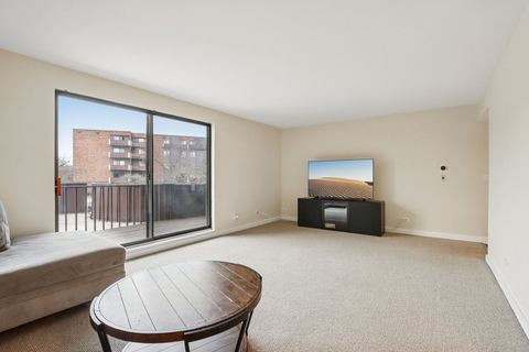 Tiny photo for 898 Wellington Avenue #202, Elk Grove Village, IL 60007 (MLS # 12517918)