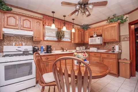 Tiny photo for 5923 W Eddy Street, Chicago, IL 60634 (MLS # 12511366)