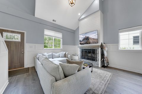 Tiny photo for 228 Juneway Terrace, Lake Bluff, IL 60044 (MLS # 12479609)