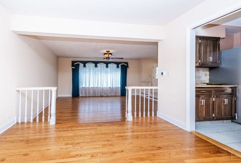 Tiny photo for 1012 S Church Road, Mount Prospect, IL 60056 (MLS # 12688900)