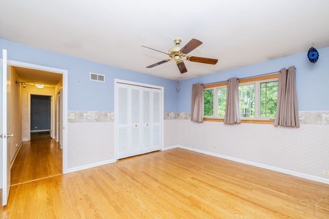 Tiny photo for 1012 S Church Road, Mount Prospect, IL 60056 (MLS # 12688900)