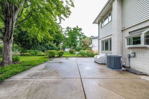 Tiny photo for 1012 S Church Road, Mount Prospect, IL 60056 (MLS # 12688900)