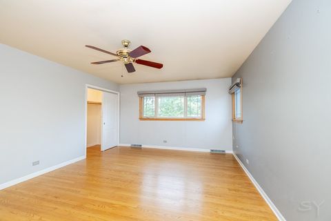 Tiny photo for 1012 S Church Road, Mount Prospect, IL 60056 (MLS # 12688900)