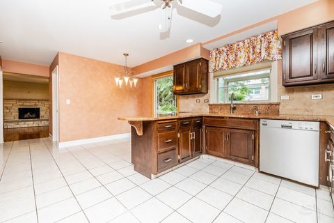 Tiny photo for 1012 S Church Road, Mount Prospect, IL 60056 (MLS # 12688900)