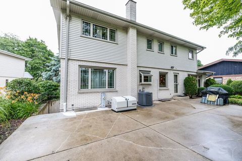 Tiny photo for 1012 S Church Road, Mount Prospect, IL 60056 (MLS # 12688900)