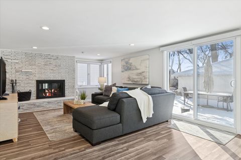 Tiny photo for 566 S Cedar Avenue, Elmhurst, IL 60126 (MLS # 12555354)