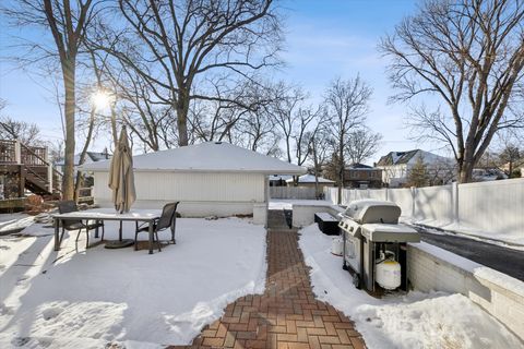 Tiny photo for 566 S Cedar Avenue, Elmhurst, IL 60126 (MLS # 12555354)