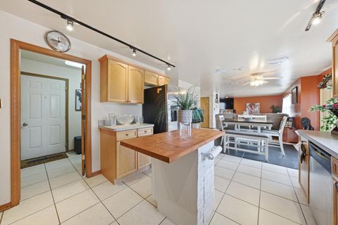 Tiny photo for 15223 Naughton Drive, South Holland, IL 60473 (MLS # 12587083)