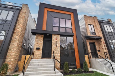 2047 W Race Avenue Chicago IL 60612