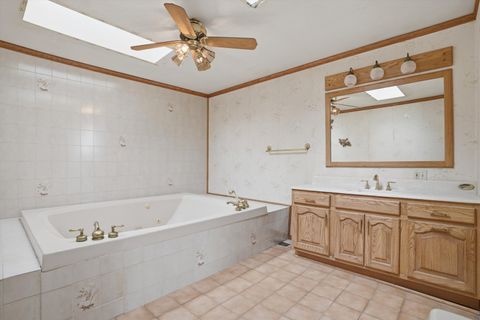 Tiny photo for 23203 N Prairie Lane, Lincolnshire, IL 60069 (MLS # 12598204)