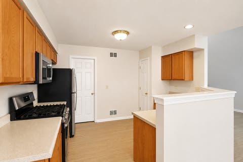 Tiny photo for 58 Rolling Oaks Road #B, Sugar Grove, IL 60554 (MLS # 12701312)