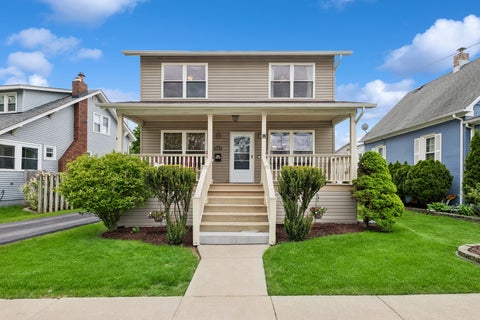 Photo of 402 Crescent Street, Wheaton, IL 60187 (MLS # 12720547)