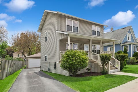 Tiny photo for 402 Crescent Street, Wheaton, IL 60187 (MLS # 12720547)
