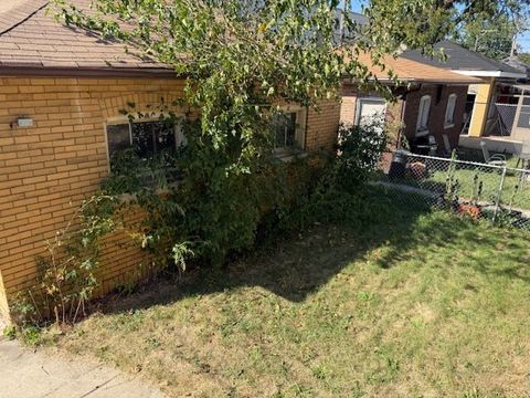Tiny photo for 8242 S Rhodes Avenue, Chicago, IL 60619 (MLS # 12489343)