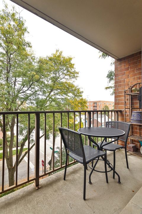 Tiny photo for 1389 Perry Street #303, Des Plaines, IL 60016 (MLS # 12486757)