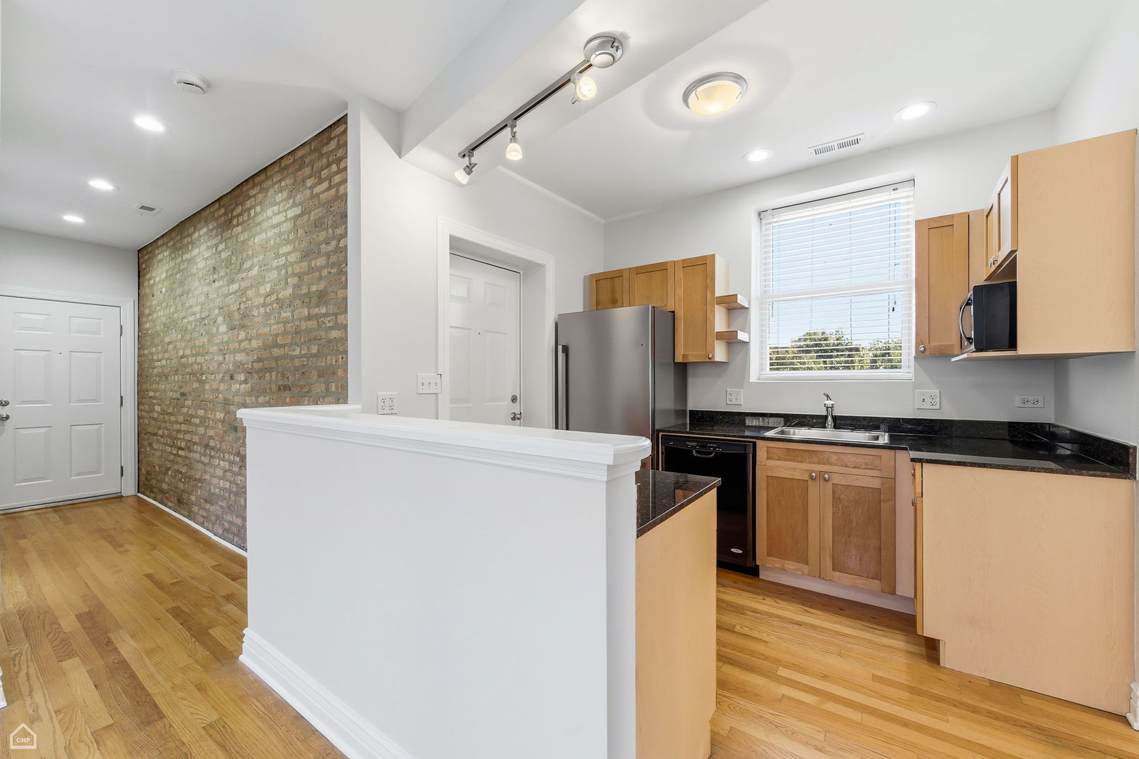 1443 W VICTORIA Street 3E