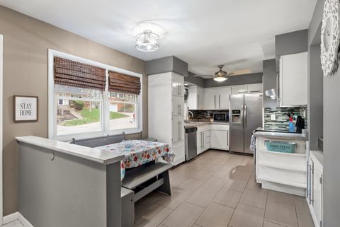 Tiny photo for 4610 8th Avenue, Moline, IL 61265 (MLS # 12611661)