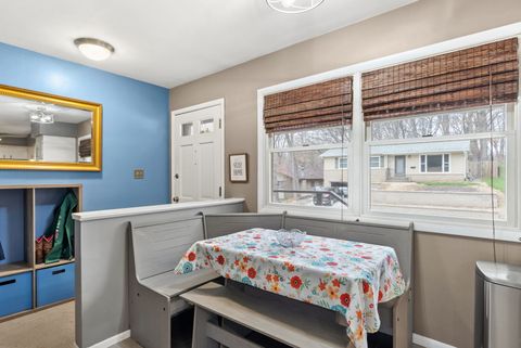 Tiny photo for 4610 8th Avenue, Moline, IL 61265 (MLS # 12611661)