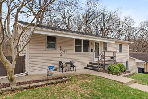 Tiny photo for 4610 8th Avenue, Moline, IL 61265 (MLS # 12611661)