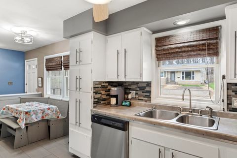 Tiny photo for 4610 8th Avenue, Moline, IL 61265 (MLS # 12611661)