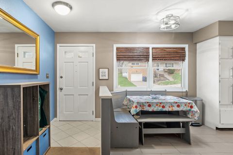 Tiny photo for 4610 8th Avenue, Moline, IL 61265 (MLS # 12611661)